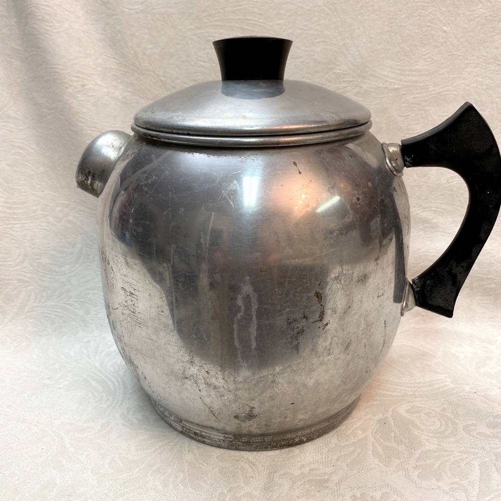 Vintage tea pot from West Bend